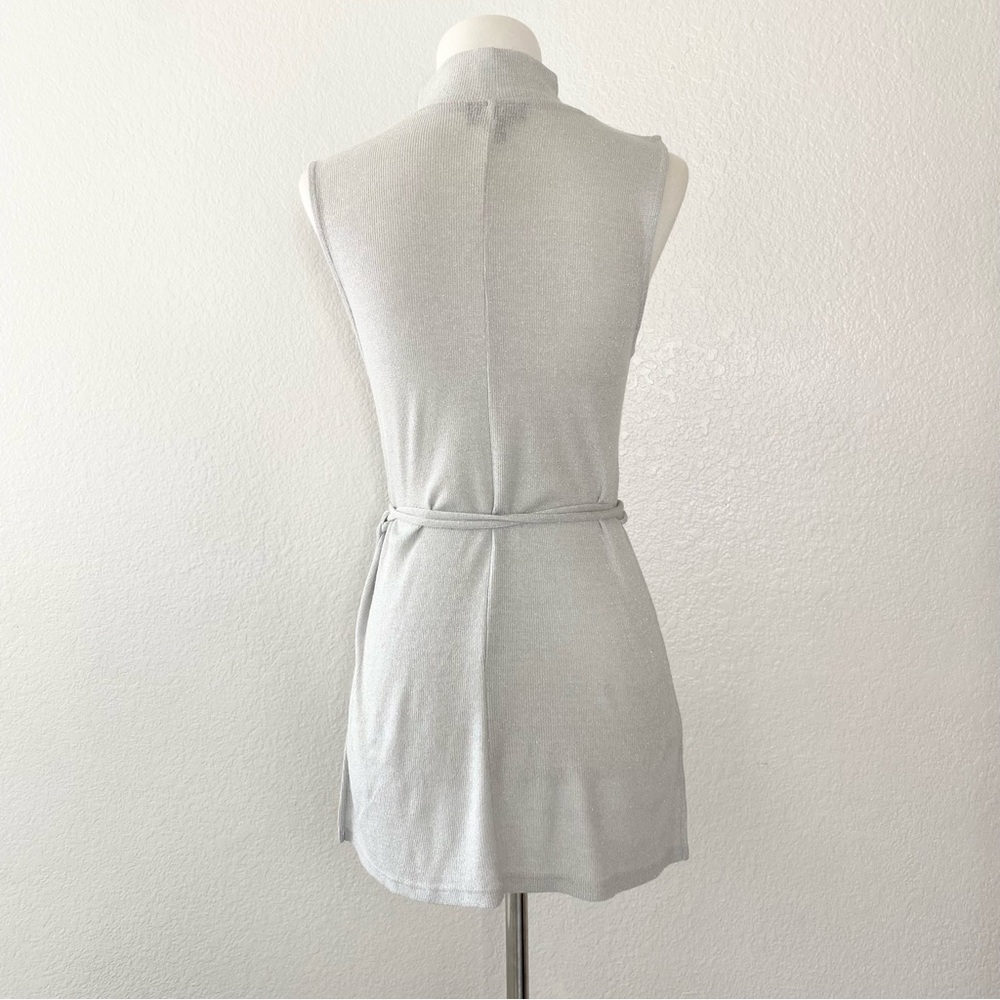 TOPSHOP Light Gray Glittery Sleeveless Long Blouse - Picture 2 of 5